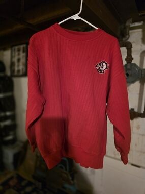 Vintage Men's Red Ribbed Crewneck Sweatshirt with Buffalo Sabres Patch